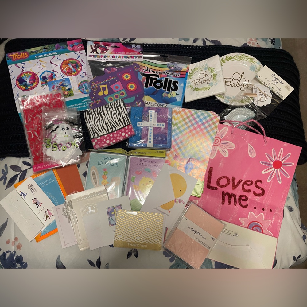 SOLD ❌New Party Decorations, Cards and more mixed bundle!
